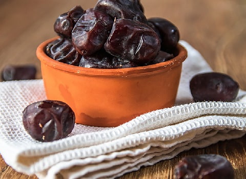 خرما مضافتی برنا درجه یک 8 کیلویی تازه و مرغوب